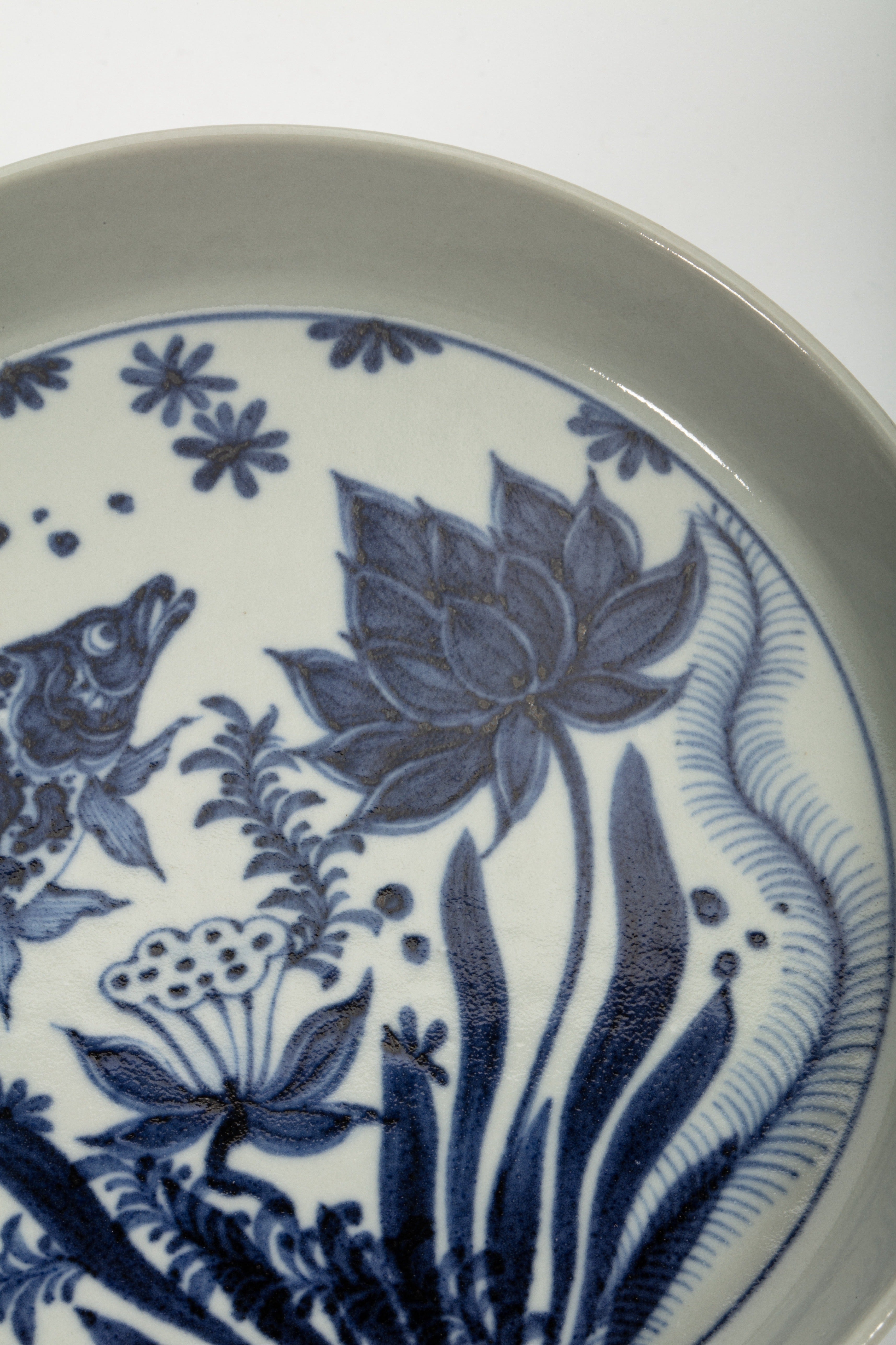 Yuan‑Style Blue & White Fish‑Algae Teapot Tray